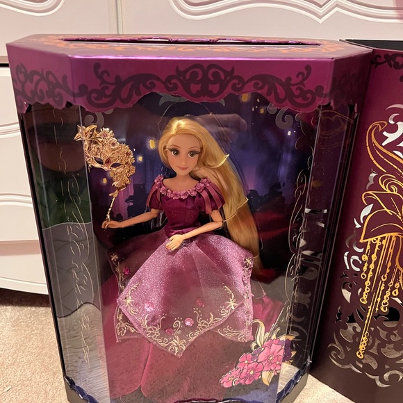 Disney store limited edition masquerade rapunzel doll new in box - Picture 2 of 6